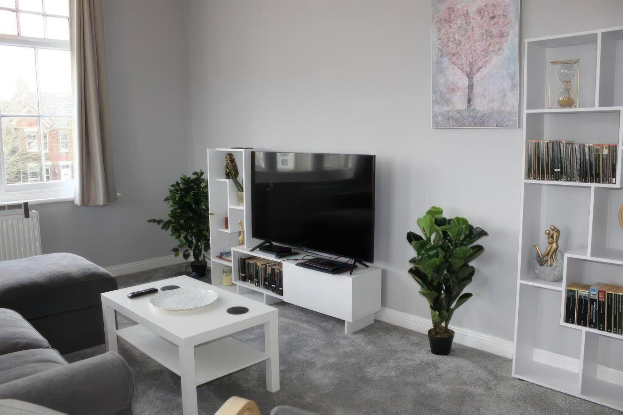 Lovely 2 Bed 2 Bath Flat With Free Parking 풀 외부 사진