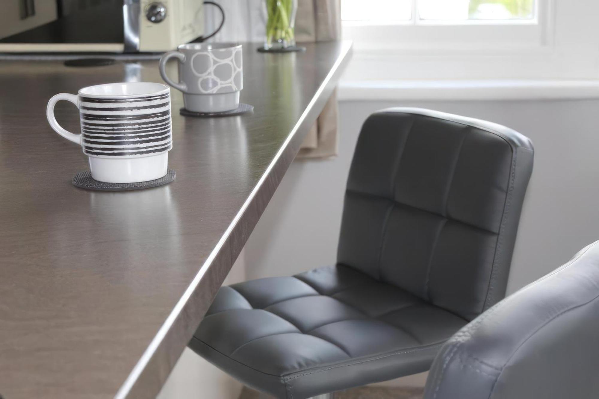 Lovely 2 Bed 2 Bath Flat With Free Parking 풀 외부 사진