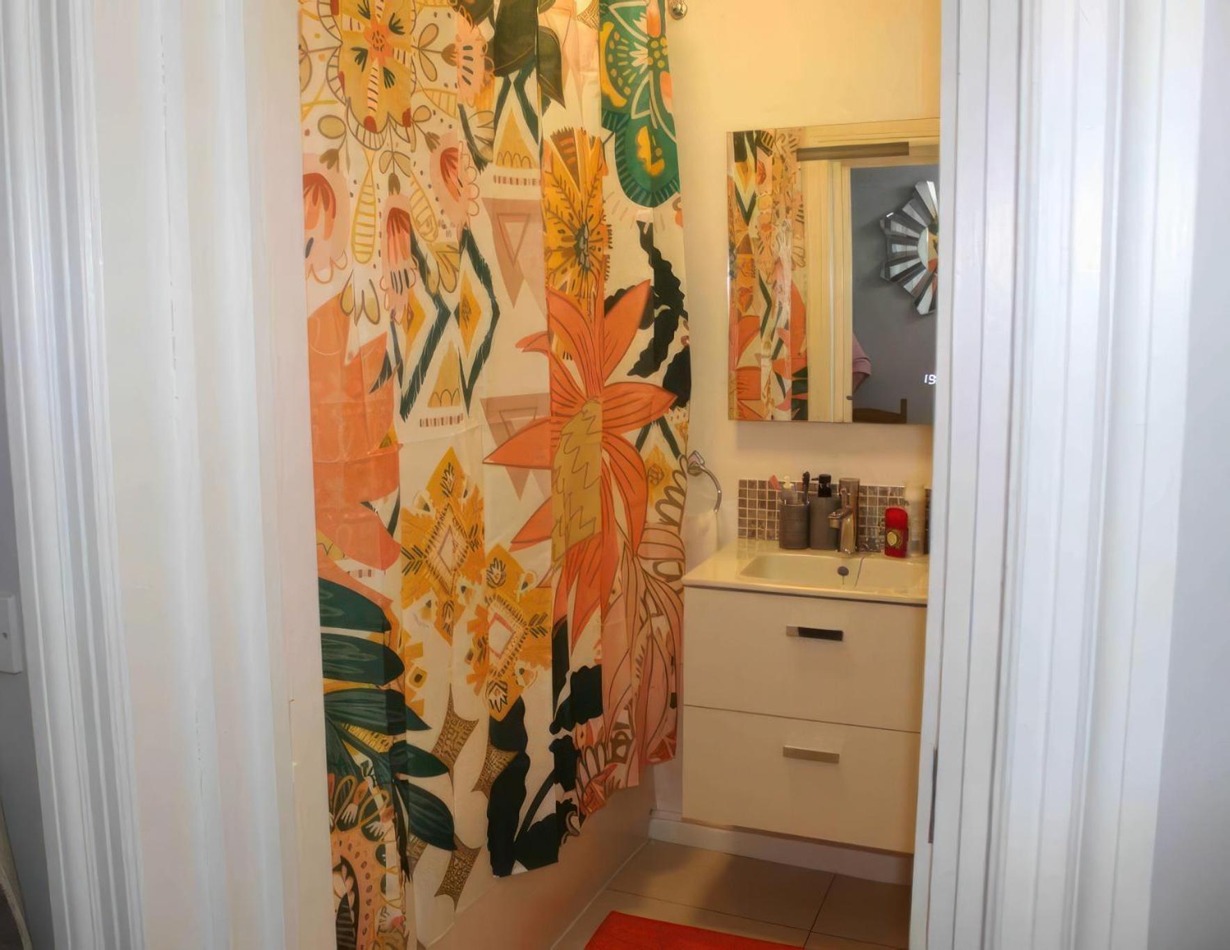 Lovely 2 Bed 2 Bath Flat With Free Parking 풀 외부 사진