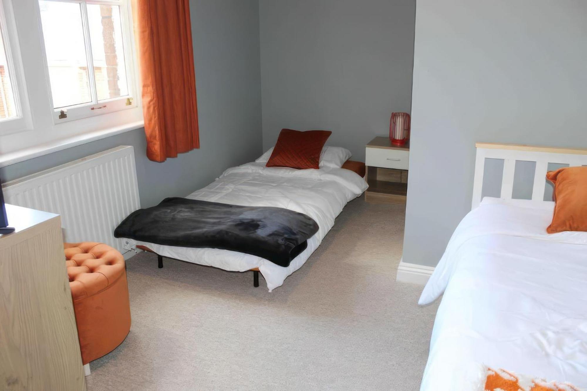 Lovely 2 Bed 2 Bath Flat With Free Parking 풀 외부 사진