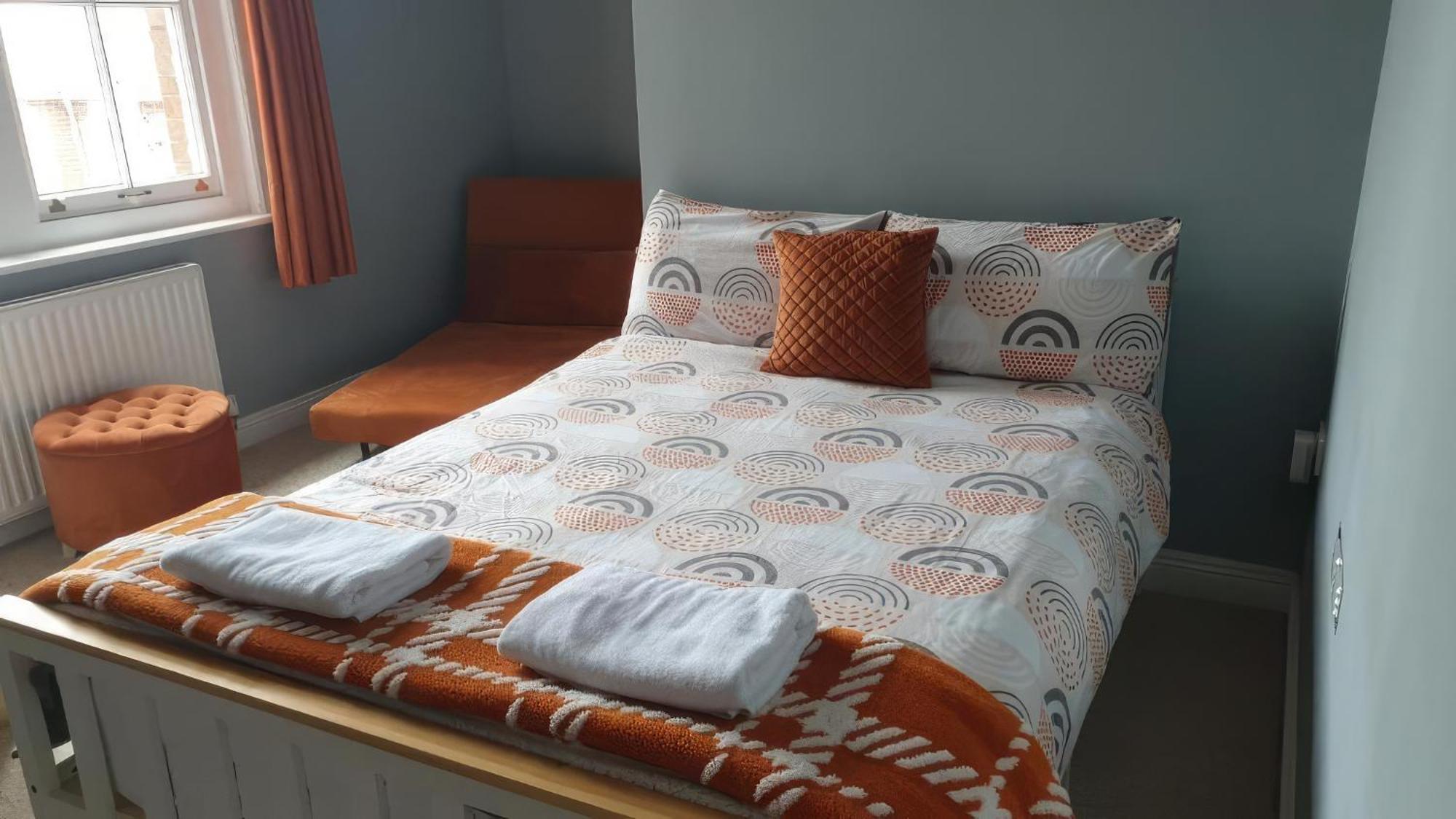 Lovely 2 Bed 2 Bath Flat With Free Parking 풀 외부 사진