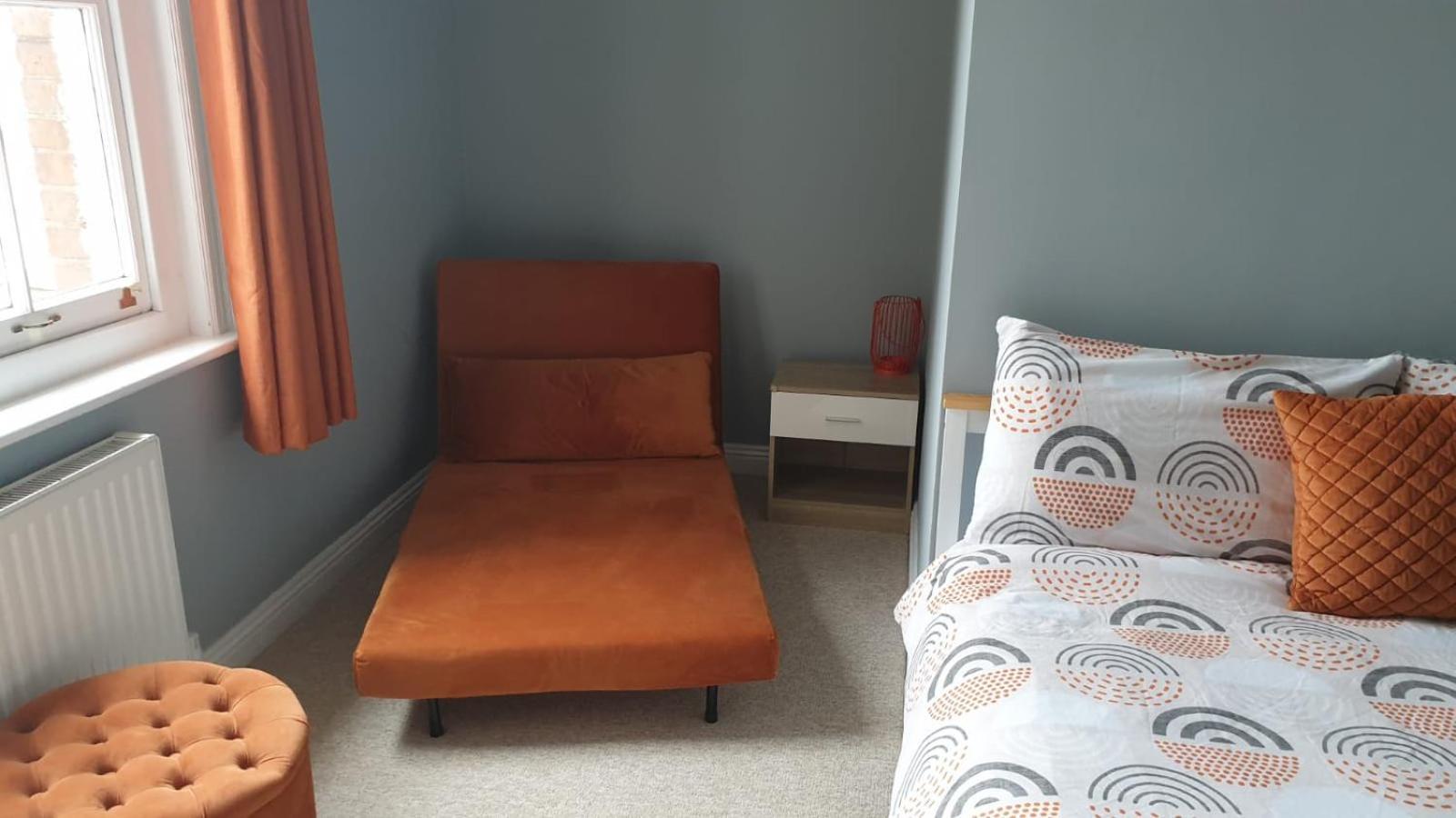 Lovely 2 Bed 2 Bath Flat With Free Parking 풀 외부 사진